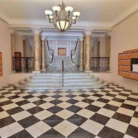 Beautiful Garden Apartment Steps From The Beach Ментона Экстерьер фото