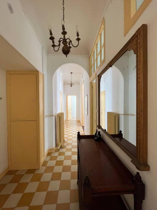 Beautiful Garden Apartment Steps From The Beach Ментона Экстерьер фото